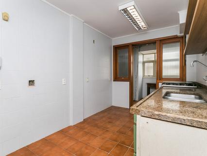 Image 33 - 215228