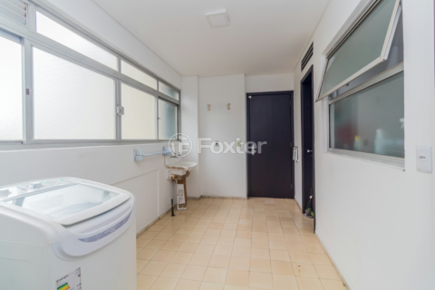 Image 34 - 215641