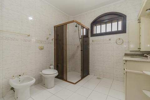 Image 31 - 215915