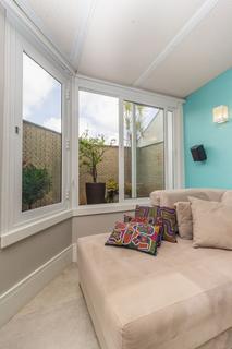 Image 33 - 216333