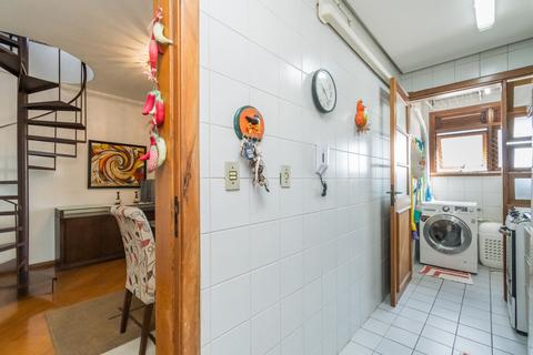 Image 33 - 216348