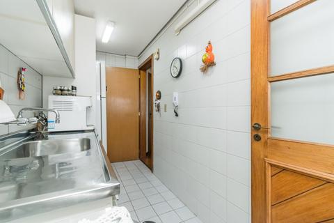 Image 35 - 216348
