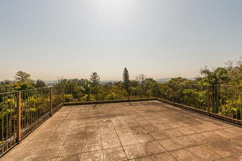 Image 33 - 216600