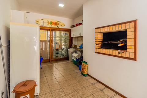 Image 40 - 218985