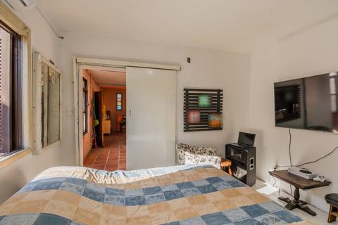 Image 37 - 218996