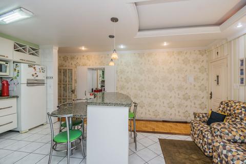 Image 25 - 219000