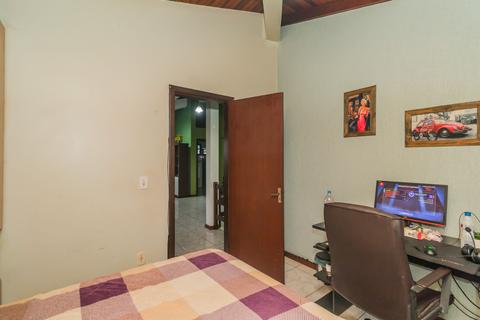 Image 35 - 220005