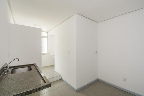 Image 30 - 220084