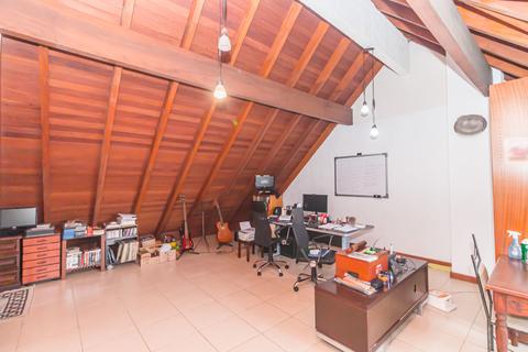 Image 25 - 221087