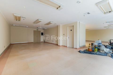 Image 40 - 221523