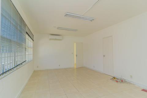 Image 38 - 222402