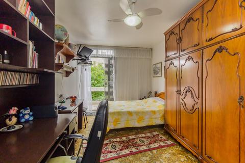 Image 33 - 223556
