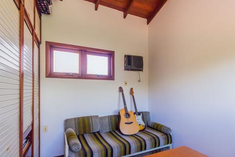 Image 33 - 225850