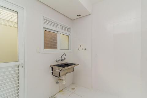 Image 35 - 226605