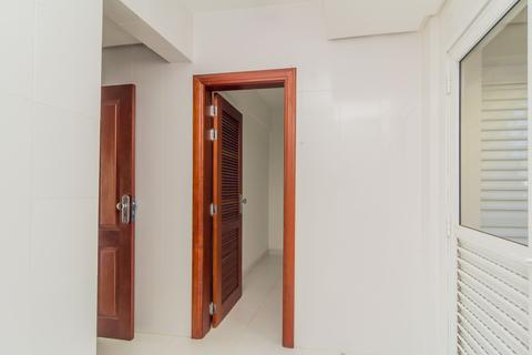 Image 38 - 226605