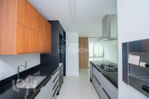 Image 6 - 226900