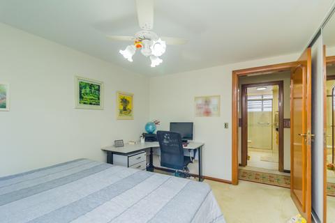 Image 33 - 228382