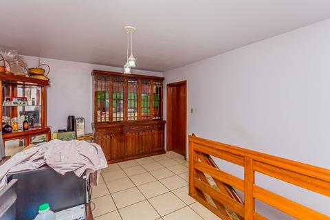 Image 23 - 228573