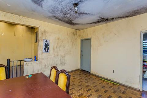 Image 23 - 228866