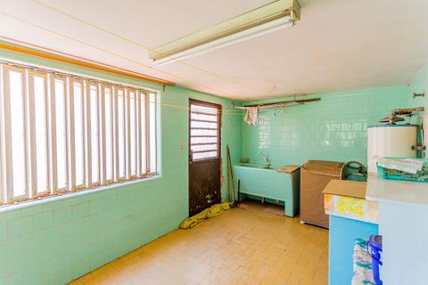 Image 29 - 228866