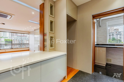 Image 31 - 229330