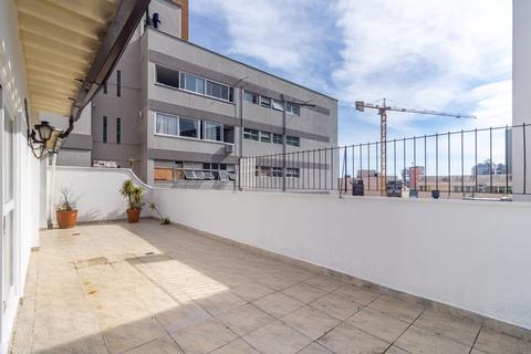 Image 30 - 229860
