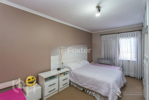 Image 21 - 232821