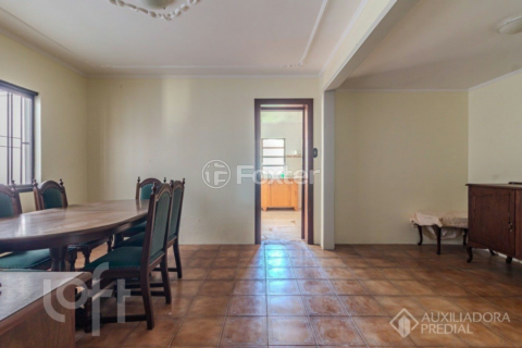 Image 31 - 233079