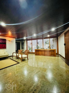 Image 36 - 233208