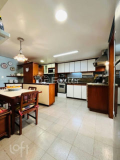 Image 19 - 233208