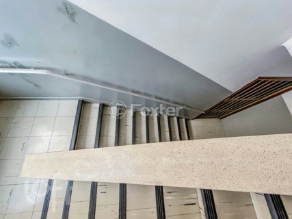 Image 32 - 233801