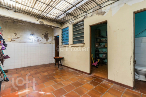 Image 35 - 233995