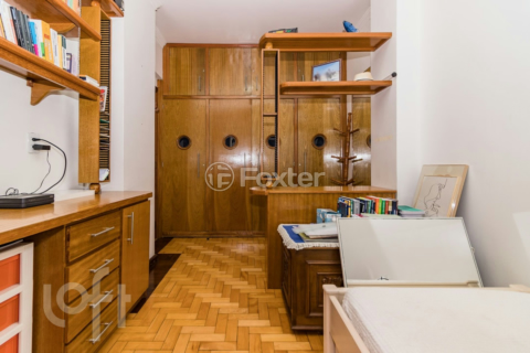 Image 27 - 235000