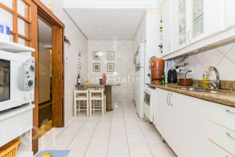 Image 36 - 235000