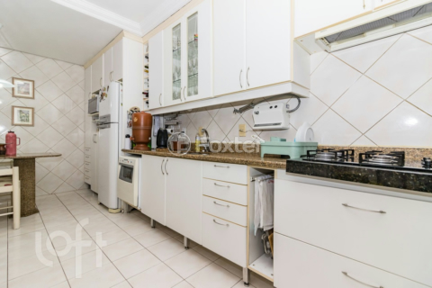 Image 35 - 235000