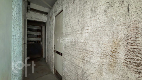 Image 32 - 236105