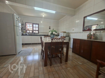 Image 23 - 237400