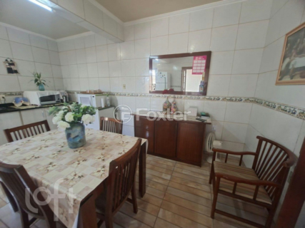 Image 24 - 237400
