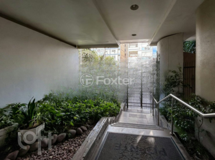 Image 34 - 241056