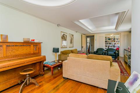 Image 46 - 242344