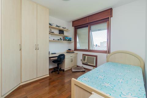 Image 36 - 242524