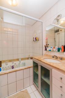 Image 32 - 242531