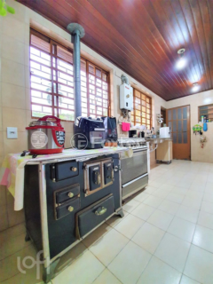 Image 22 - 242627