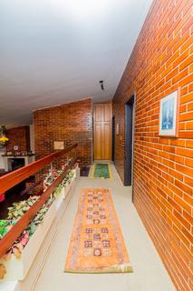 Image 22 - 242702