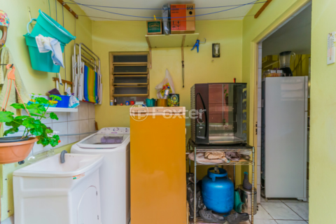 Image 33 - 249690