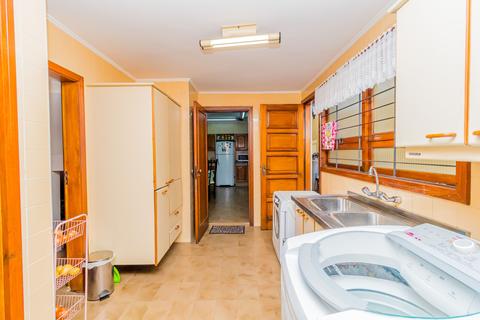 Image 34 - 250889