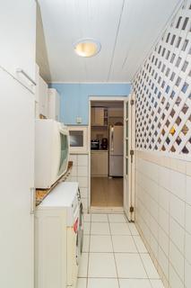 Image 39 - 253640