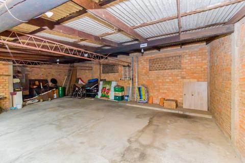 Image 21 - 254361