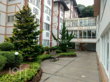 Image 32 - 256100