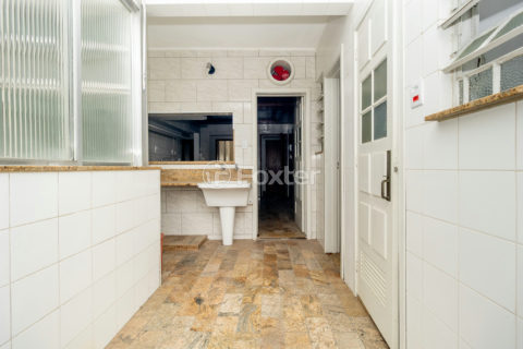 Image 33 - 262221